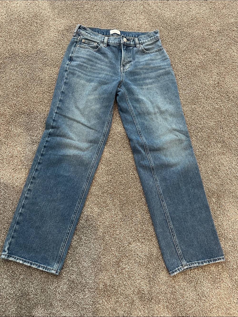 PacSun Women's Straight Leg Jeans in Medium Blue Wash